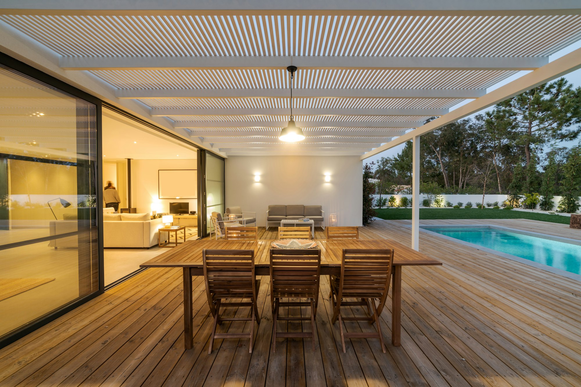 Modernes Haus mit Pool und Holzterrasse in Sant Llorenç des Cardassar